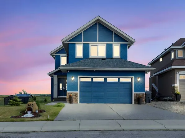 670 NW Muirfield Cres, Wheatland County, AB T0J 1Y1