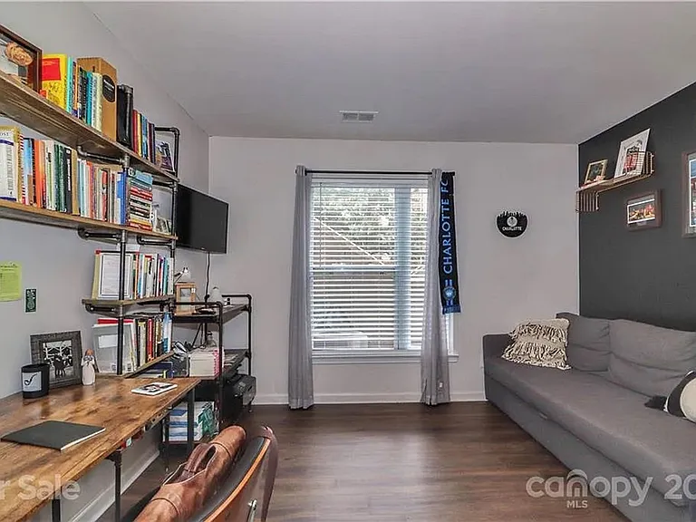 547 Donatello Ave — Photo 3