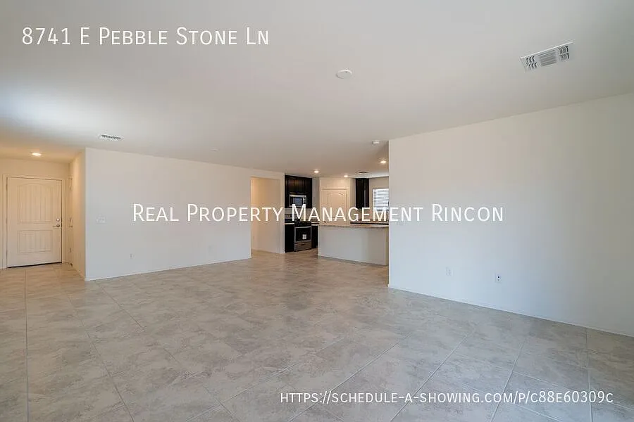 Beautiful & Bright 3-Bed, 2-Bath on Tucson's Eastside! — Photo 2