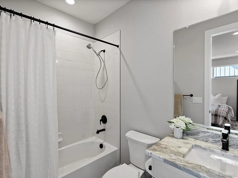 5194 Vivian St — Photo 23
