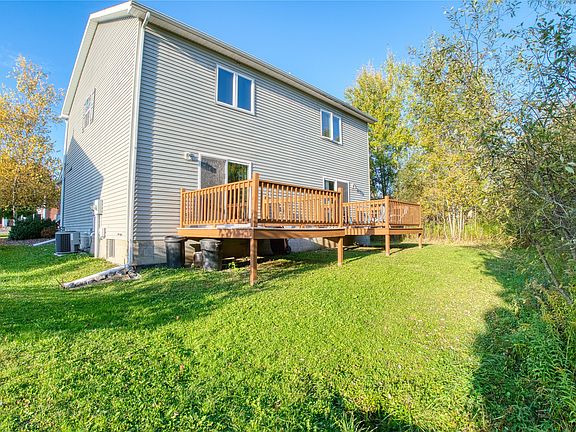 3rd image of 416-418 Hillcrest Dr
