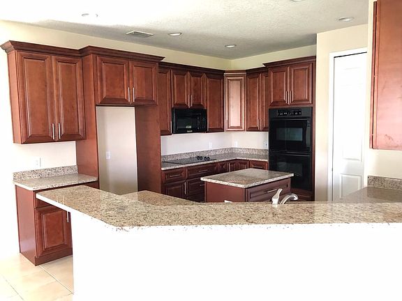 5th image of 3615 Valleyview Dr