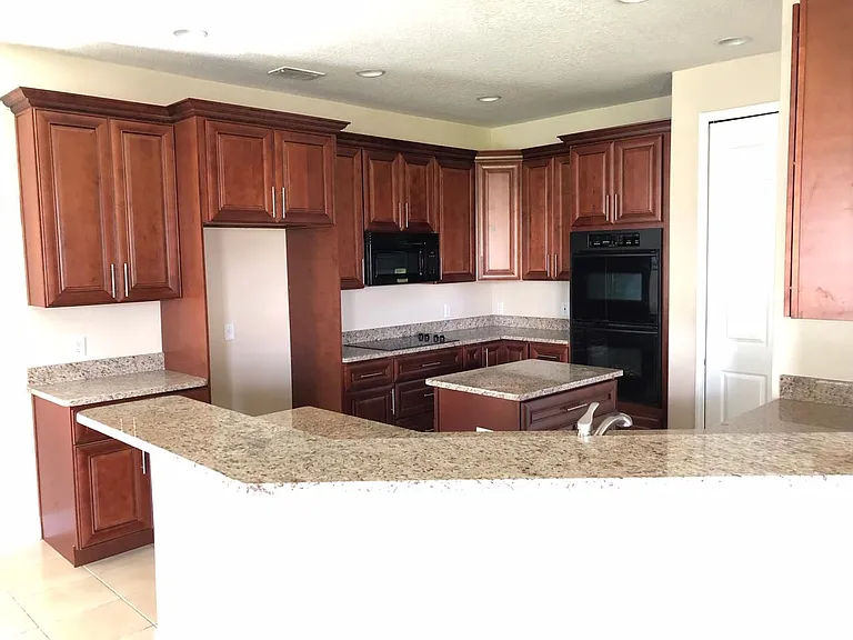3615 Valleyview Dr — Photo 5