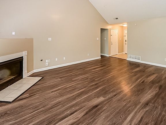 3rd image of 6093 Wills Way Cir S