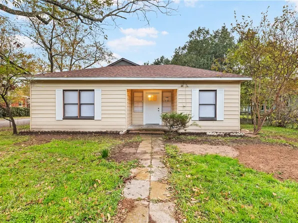 1215 Ursuline Ave, Bryan, TX 77803