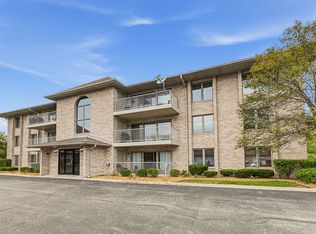 1053 Ashley Ct S APT 2A, Lockport, IL 60441