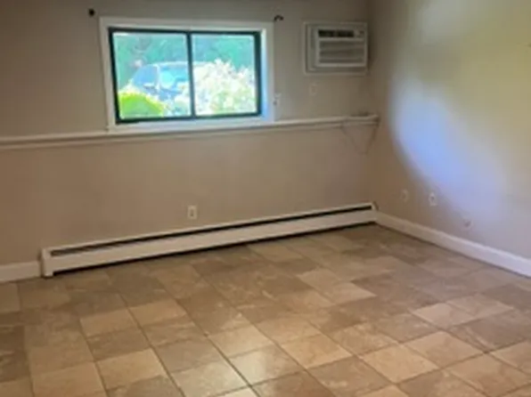 645 W Lowell Ave Unit 2, Haverhill, MA 01832