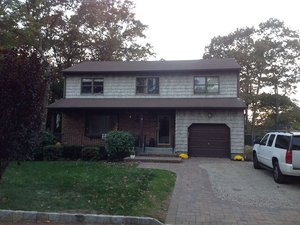 2nd image of 19 13th Ave