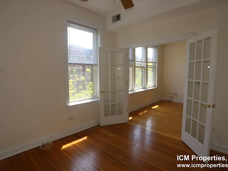 3829 N Southport Ave #4 — Photo 6