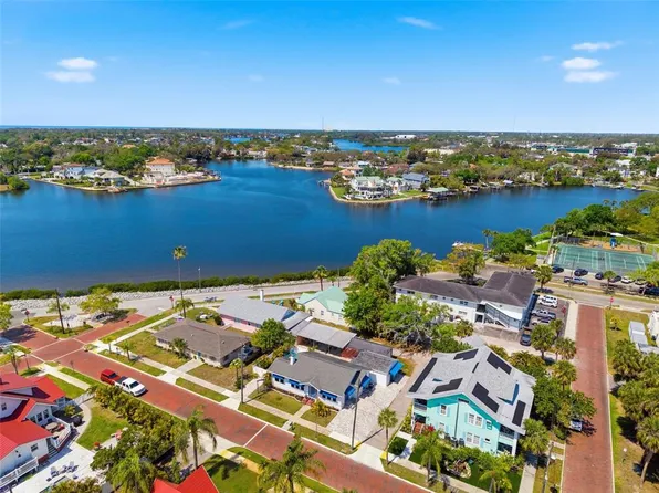 410 W Lemon St, Tarpon Springs, FL 34689