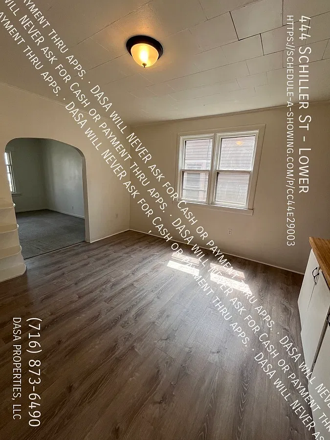 444 Schiller Lower - 2 Bed / 1 Bath — Photo 4