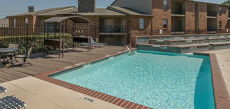 Sugar Creek Apartments — Photo 3