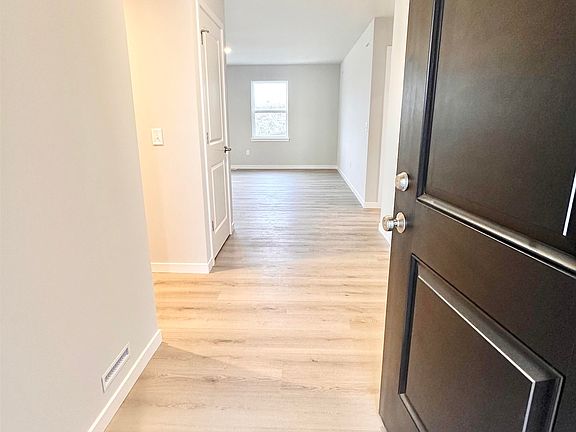 4th image of 355 Orchid Ave #55