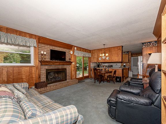 3rd image of 120 Piedmont Cir