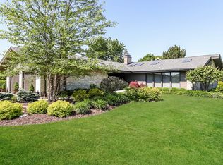 18W741 Avenue Chateaux N, Oak Brook, IL