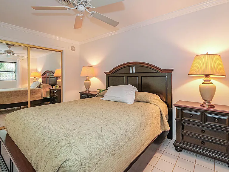 1425 Treasure Cove Ln — Photo 46