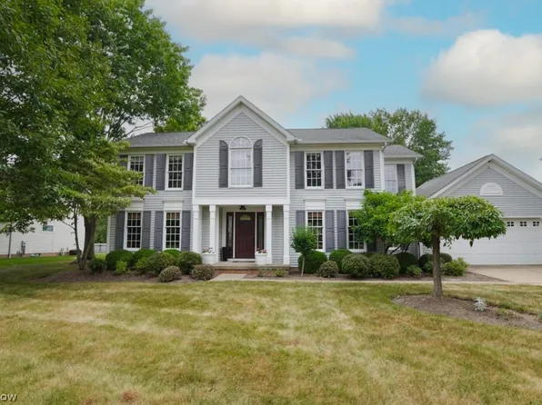 3863 Park Ridge Dr, Uniontown, OH 44685