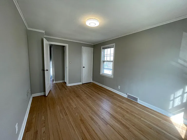 2827 N 66th Ave — Photo 10