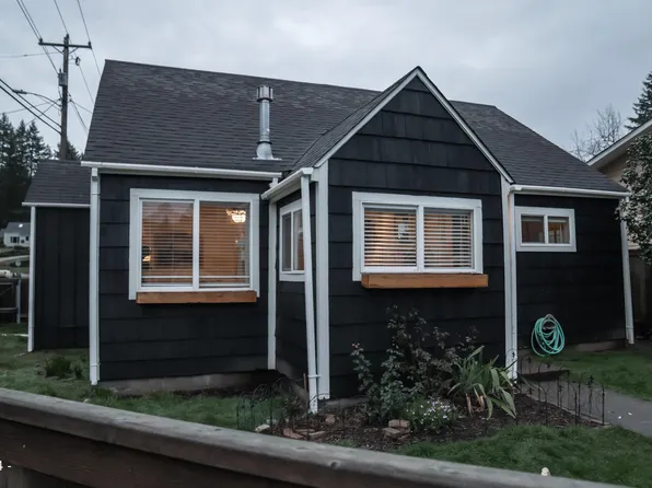 1126 NW A St, Toledo, OR 97391