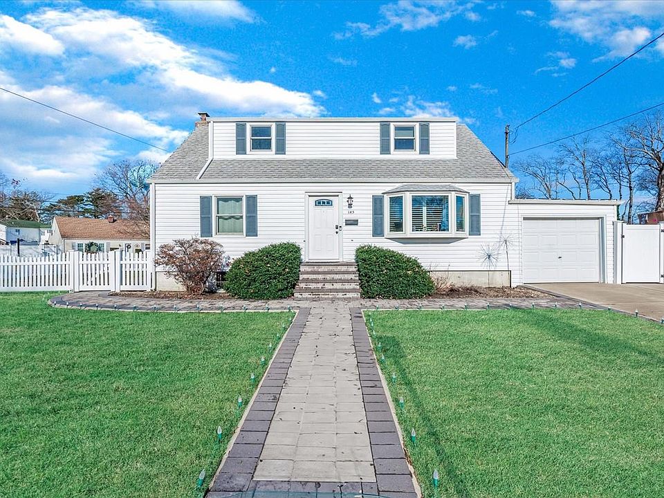 1st image of 145 Kinsella Avenue