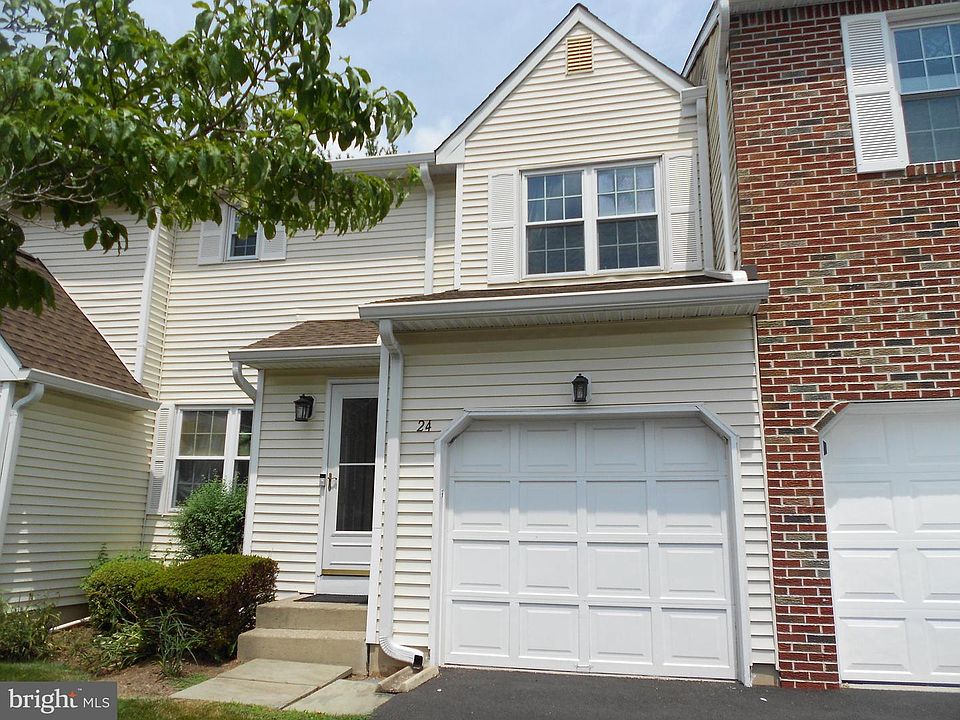 1st image of 24 Revere Ct