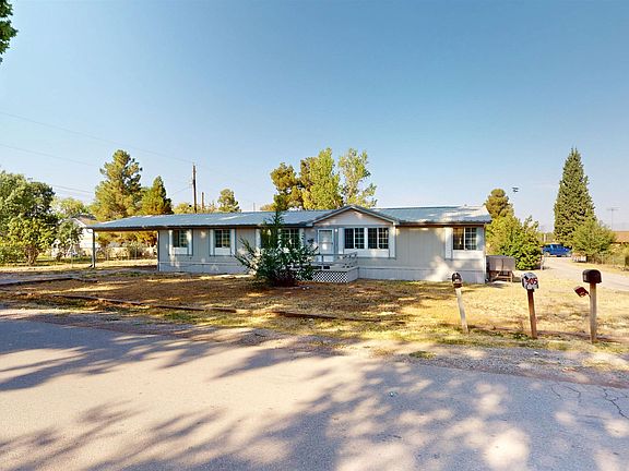 3rd image of 903 8th St