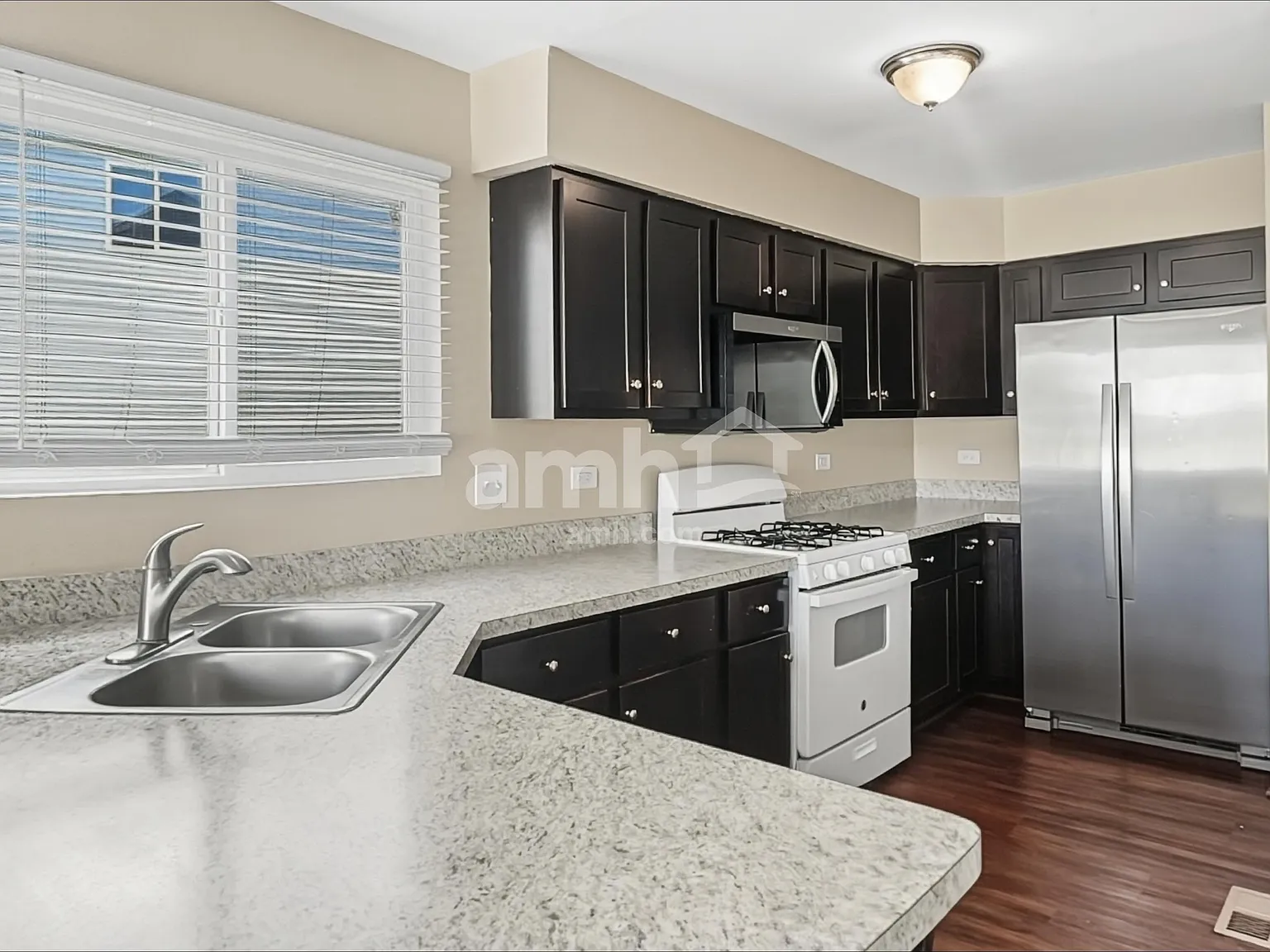 3 bed, 2.5 bath, 1752 sqft, $2,875 — Photo 3