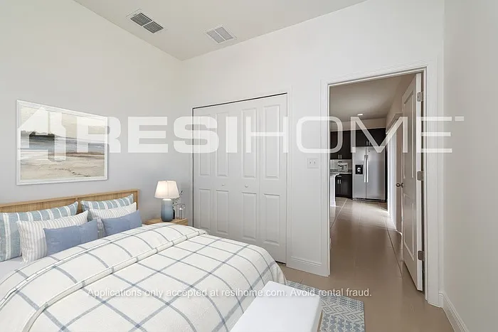 318 Daffodil Ln — Photo 8