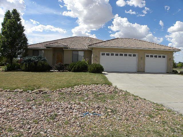 2nd image of 367 W Hahns Peak Ave