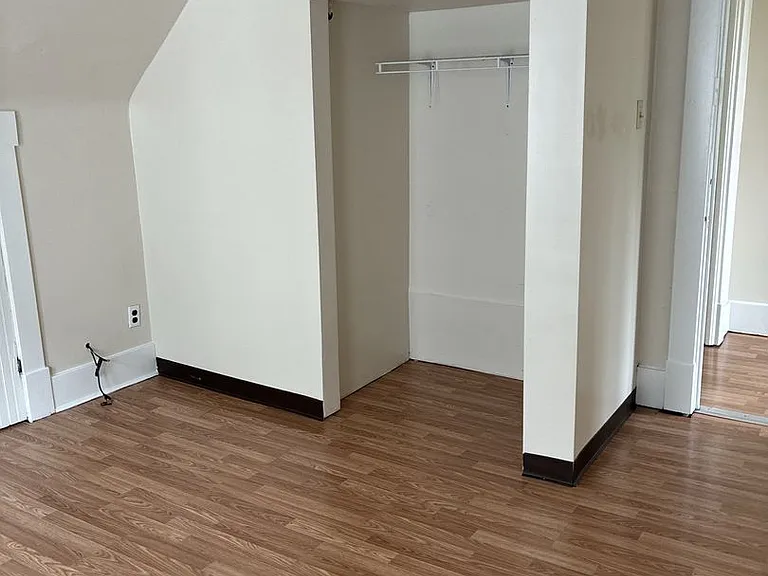 521 Locust Ave — Photo 17