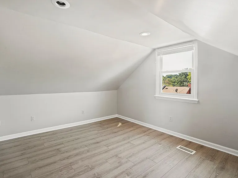 813 Hilltop Ter SE — Photo 27
