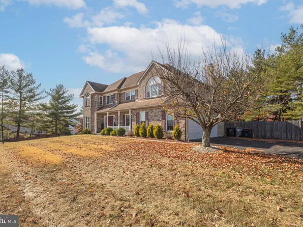 996 McNair Dr, Lansdale, PA 19446