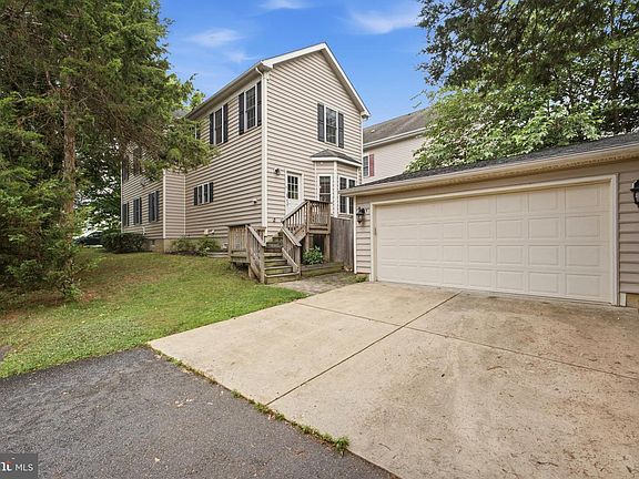 3rd image of 10802 2nd St