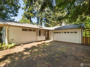 31 E Village View Drive, Allyn, WA 98524