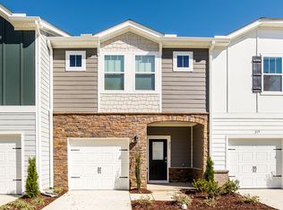 213 Brook Farm Ln, Fuquay Varina, NC 27526