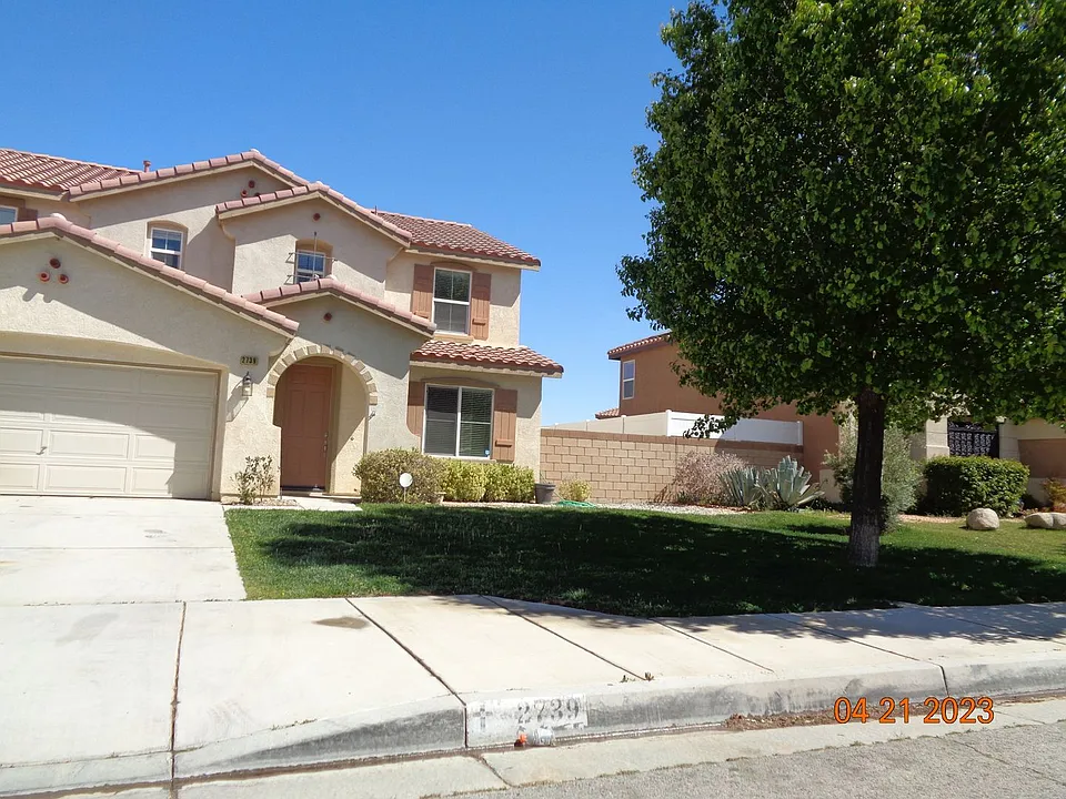 2739 Garnet Ln