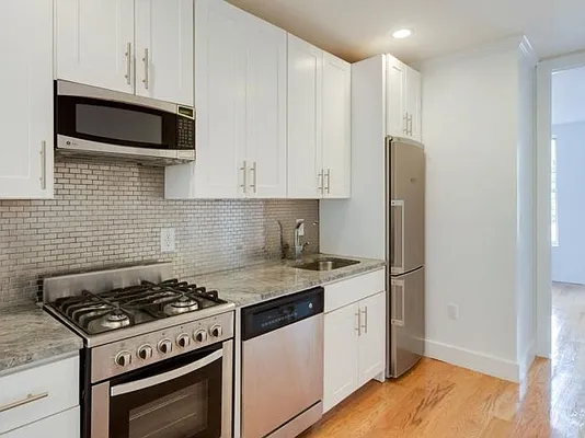 Rented by Vertical Real Estate LLC | media 4