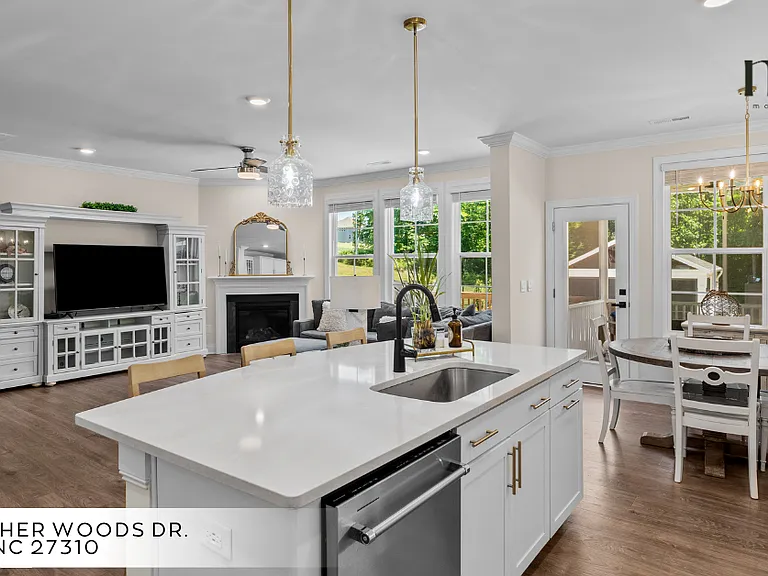 4660 Thatcher Woods Dr — Photo 6