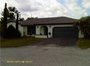 6411 Crossbow Ct, Davie, FL 33331