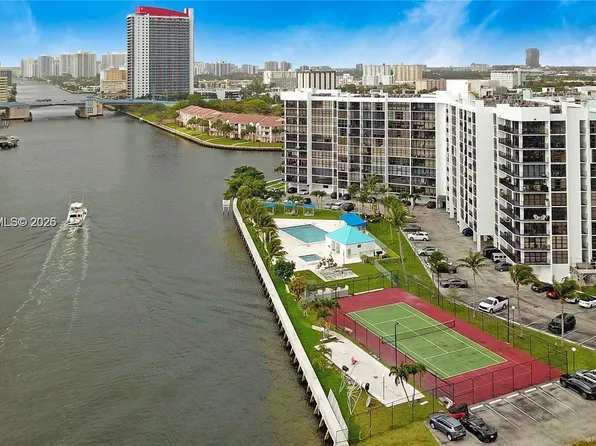 200 Leslie Dr APT 425, Hallandale, FL 33009