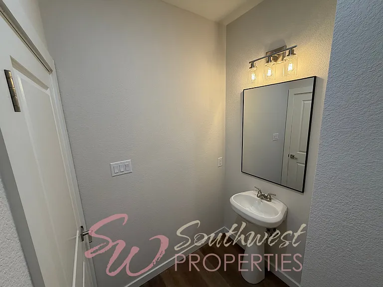 577 Galt Dr — Photo 22