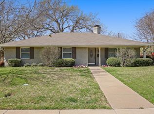 10449 Royal Club Ln, Dallas, TX 75229