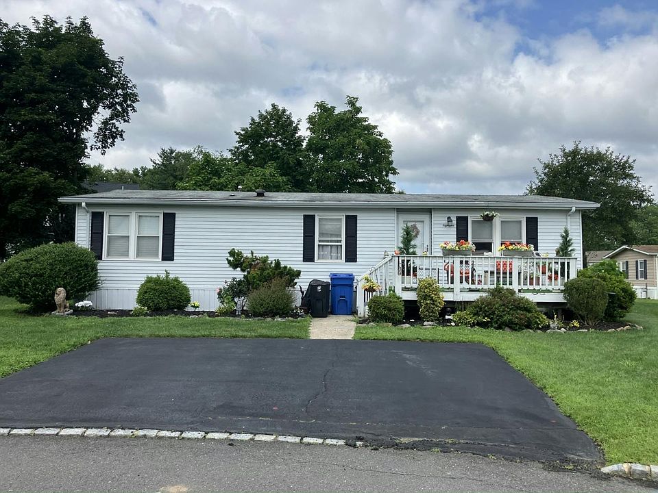 1st image of 18 Sheryl Ct #88-018