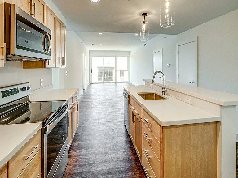Riverside Village Apartments — Photo 77