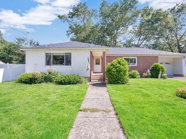 163 Chapel St, Chicopee, MA 01020