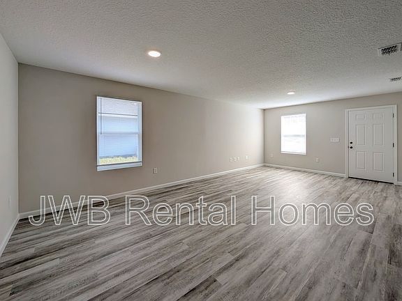 5th image of 8459 Buttercup St