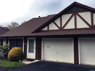 11-1 Tamaron Dr, Waldwick, NJ 07463
