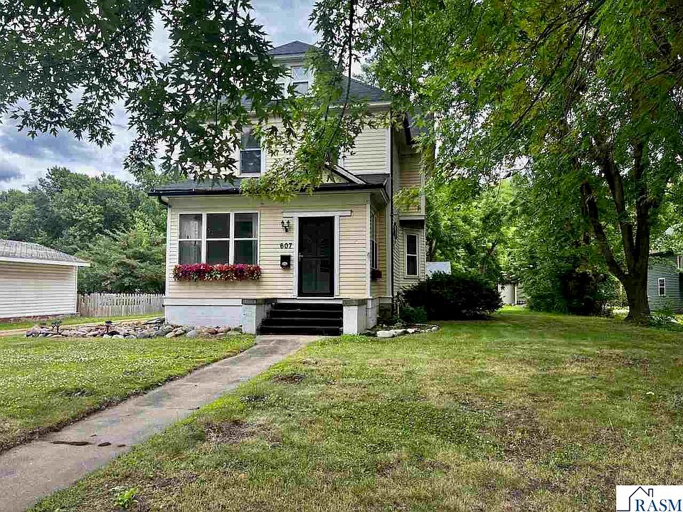 1st image of 607 N Minnesota Ave