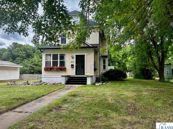607 N Minnesota Ave, Saint Peter, MN 56082