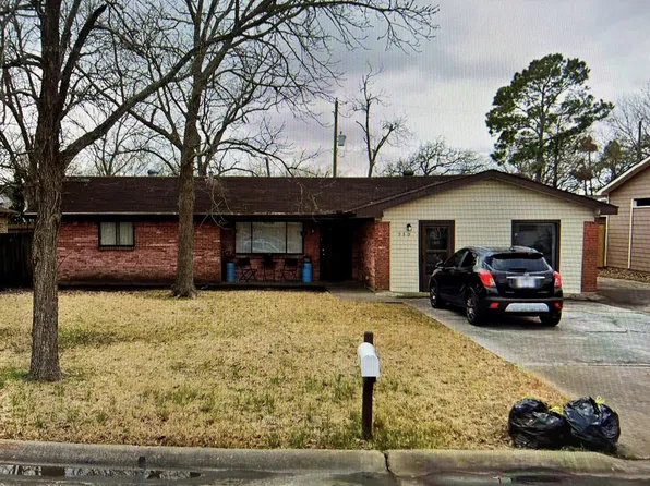 930 S Utah St, La Porte, TX 77571